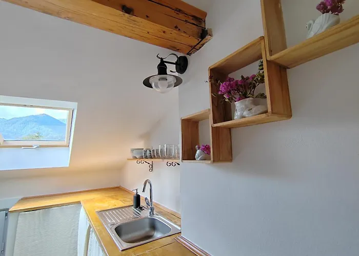 Apartma Sofia شقة